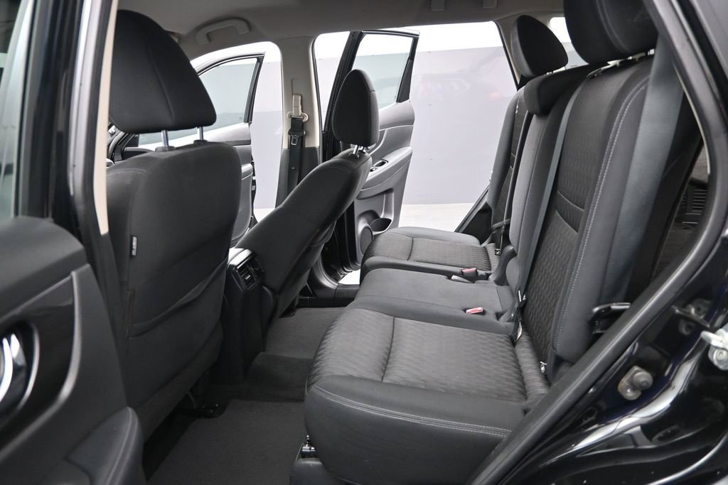 Used 2018 Nissan Rogue S AWD/4WD image 21