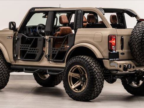 Used 2025 Ford Bronco Outer Banks image 26