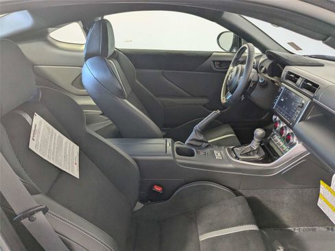 Used 2025 Toyota GR86 Premium w/ Performance Package image 10