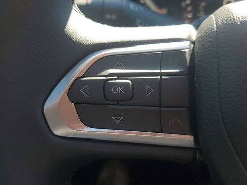 New 2026 Jeep Compass Latitude image 13