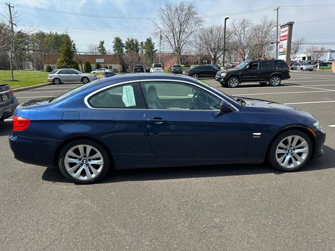 Used 2013 BMW 328i xDrive Coupe AWD/4WD image 4