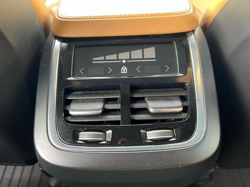 Used 2018 Volvo XC90 T6 Inscription w/ Convenience Package image 17