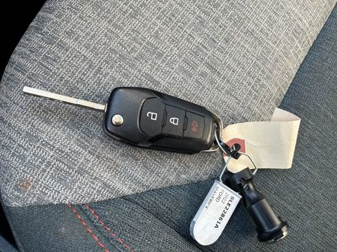 Used 2022 Ford Maverick XLT image 40