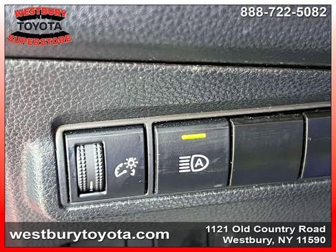 Used 2022 Toyota Corolla Cross LE w/ Moonroof Package image 22