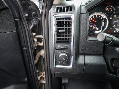 Used 2018 RAM 3500 Laramie w/ Protection Group image 20