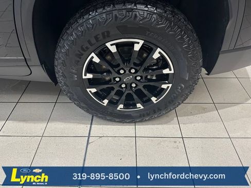 Used 2024 Chevrolet Traverse Z71 AWD/4WD image 30