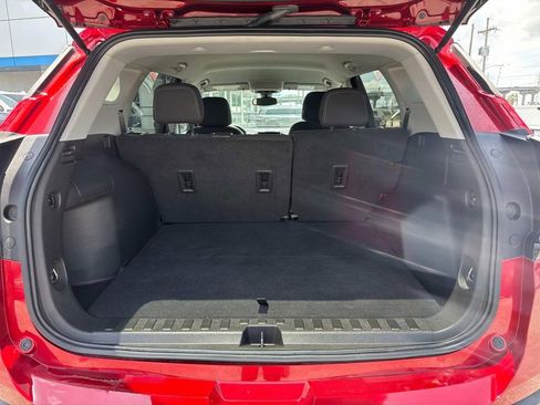 Used 2022 GMC Terrain SLE w/ Driver Convenience Package image 8