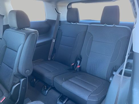 Used 2023 GMC Acadia SLE w/ Driver Convenience Package image 11