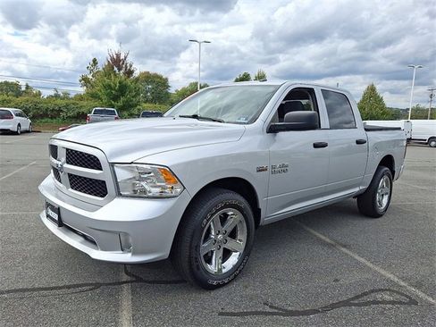 Used 2017 RAM 1500 Express image 3