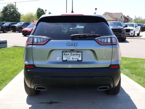 Used 2021 Jeep Cherokee Latitude Lux FWD image 28
