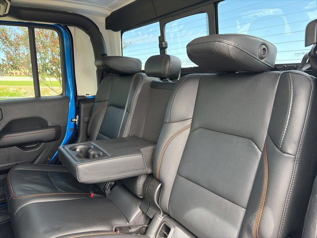 Used 2023 Jeep Gladiator Mojave w/ Cold Weather Group AWD/4WD image 46