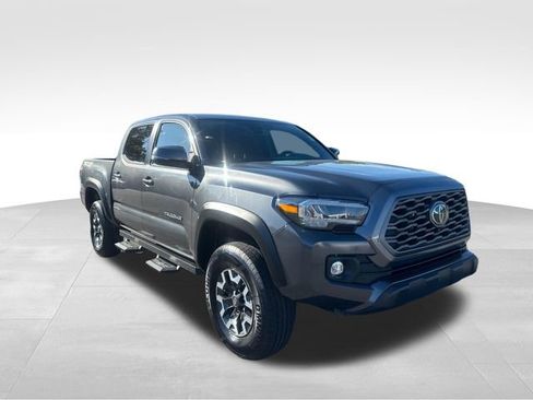 Used 2023 Toyota Tacoma TRD Off-Road w/ Advanced Technology Package AWD/4WD image 9