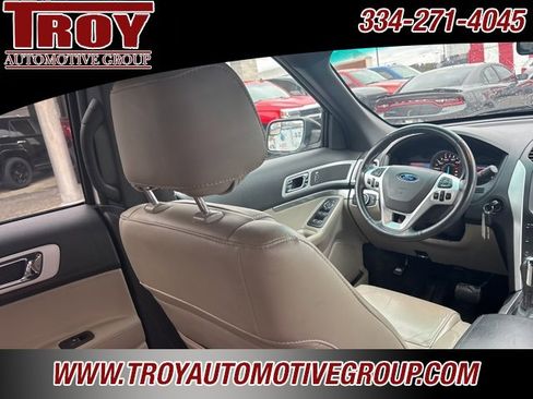 Used 2013 Ford Explorer XLT image 22