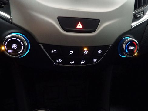 Used 2018 Chevrolet Cruze LS FWD image 13