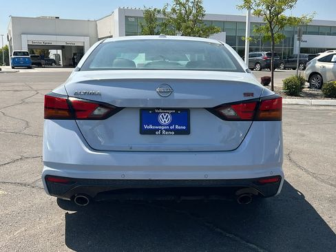 Used 2023 Nissan Altima 2.5 SR FWD image 6