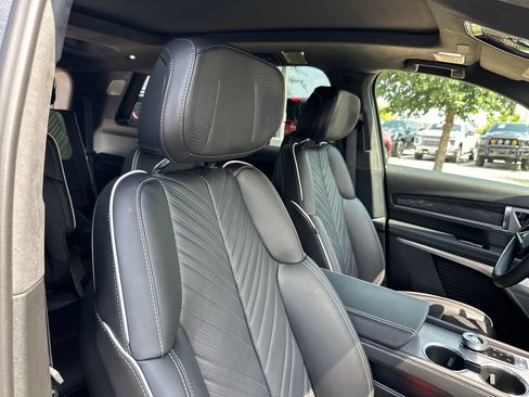 Used 2026 Cadillac Vistiq Luxury w/ LPO, Floor Liner Package AWD/4WD image 38