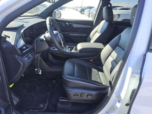 Used 2025 Buick Enclave Sport Touring image 10