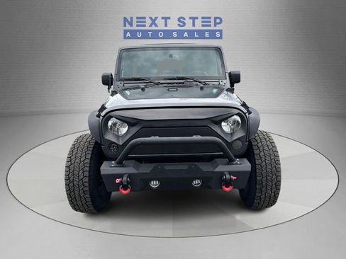 Used 2018 Jeep Wrangler Unlimited Sport S AWD/4WD image 2