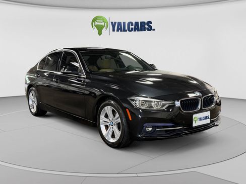 Used 2017 BMW 330i xDrive Sedan w/ Premium Package AWD/4WD image 7