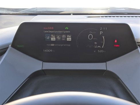 Used 2025 Toyota Prius LE image 18