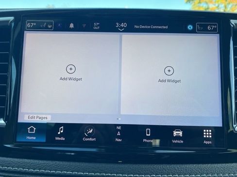 Used 2024 Chrysler Pacifica Limited image 35