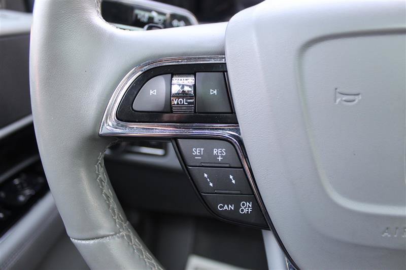 Used 2018 Lincoln Navigator Reserve w/ Technology Package AWD/4WD image 16