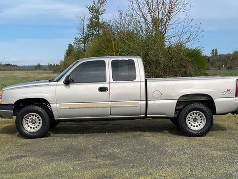 Used 2004 Chevrolet Silverado 1500 LS w/ Light Duty Power Package image 7