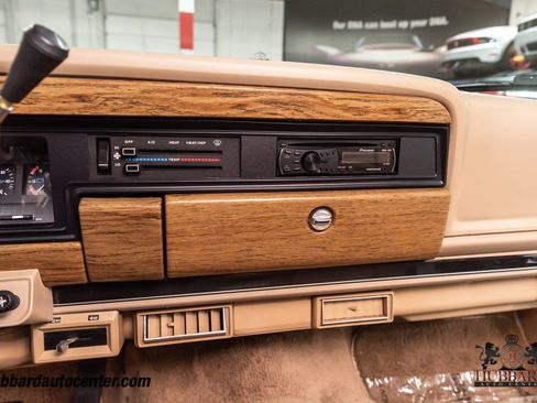 Used 1991 Jeep Grand Wagoneer 4dr Wagon 4WD image 19