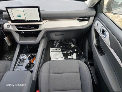 New 2026 Ford Explorer Active image 15