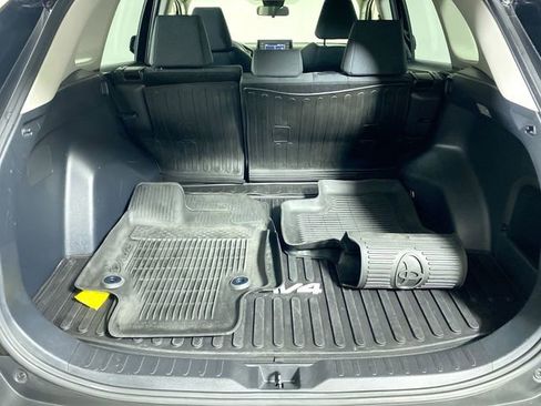Used 2021 Toyota RAV4 LE image 31