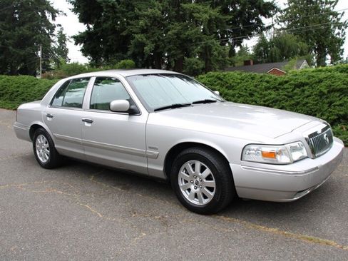 Used 2006 Mercury Grand Marquis LS RWD image 2