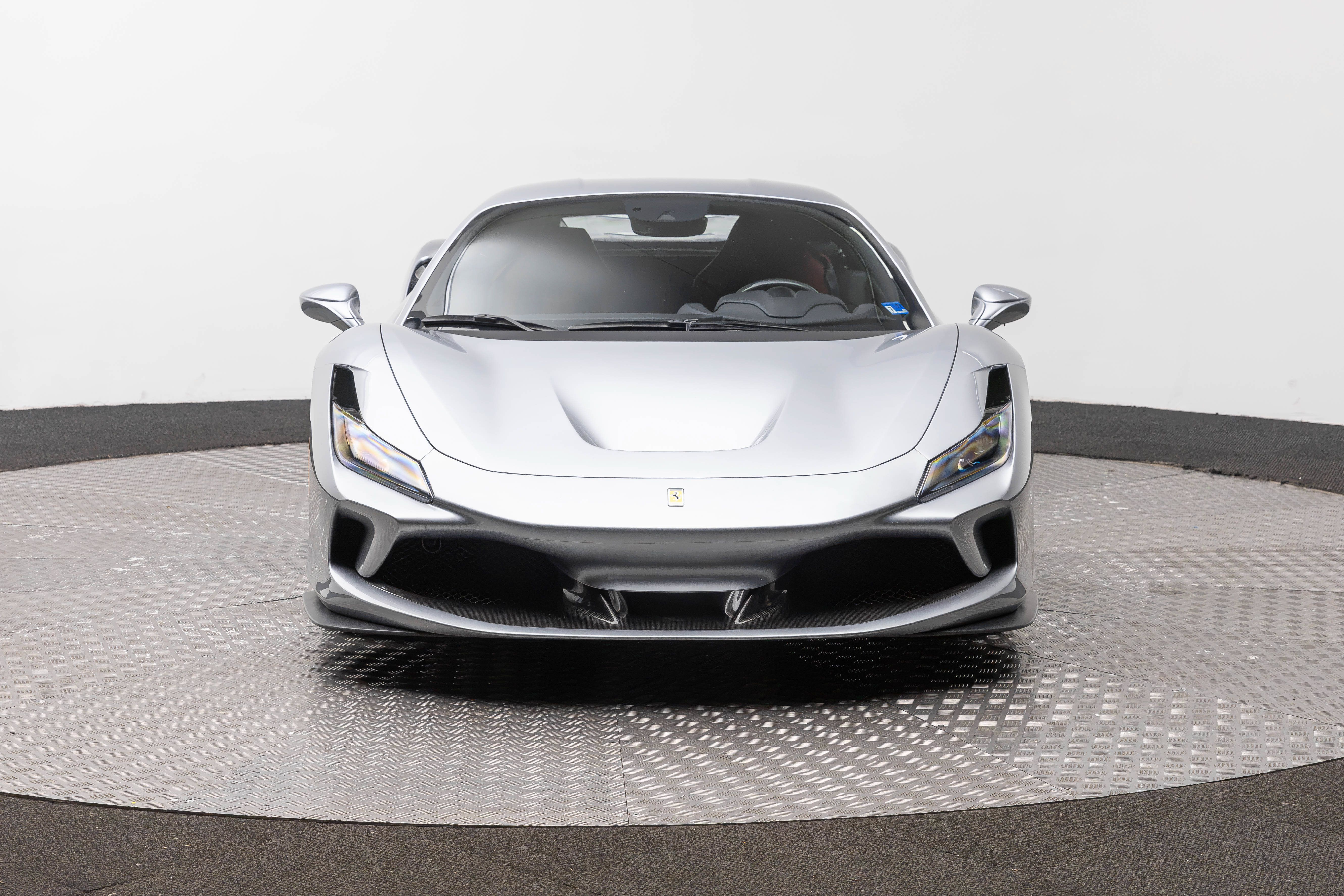 Used 2020 Ferrari F8 Tributo RWD image 9