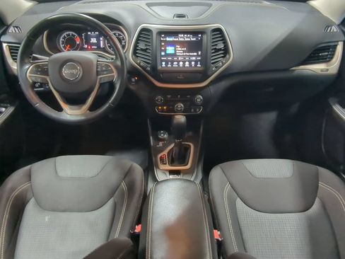 Used 2016 Jeep Cherokee Latitude w/ Comfort/Convenience Group AWD/4WD image 18