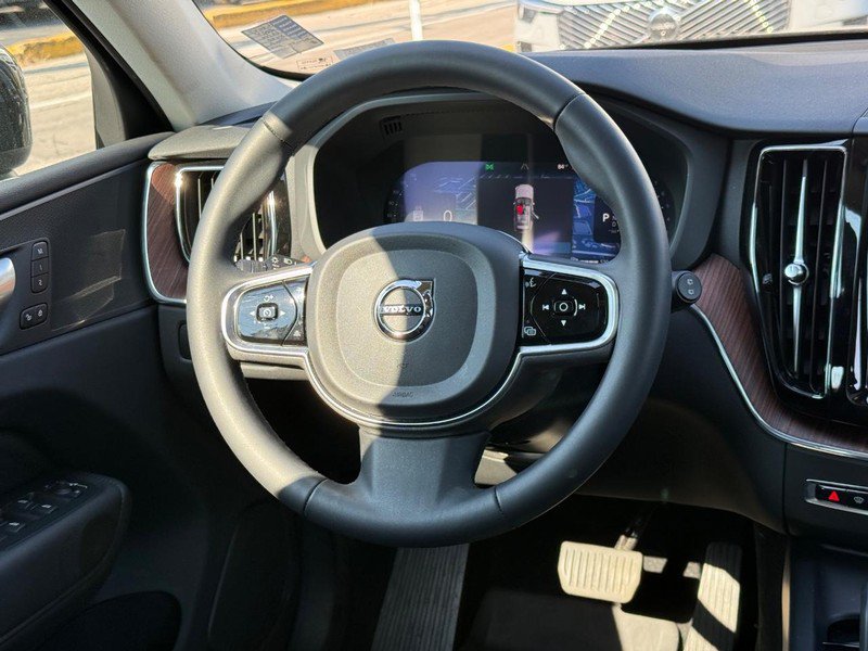 Certified 2024 Volvo XC60 B5 Plus w/ Protection Package Premier AWD/4WD image 13