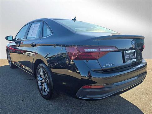 Used 2024 Volkswagen Jetta SE image 5