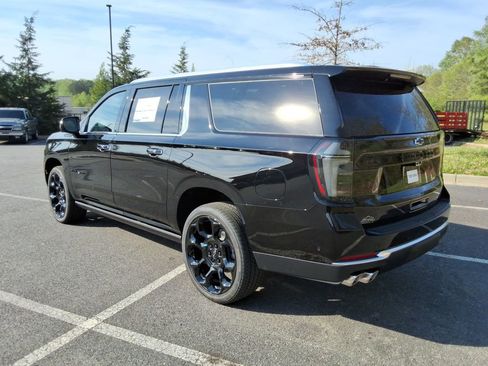 New 2026 Chevrolet Suburban High Country AWD/4WD image 7