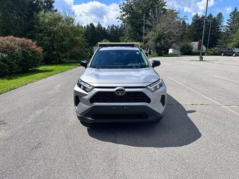 Used 2025 Toyota RAV4 LE AWD/4WD image 8