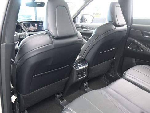 Used 2023 INFINITI QX60 Luxe w/ Performance Audio Package image 33