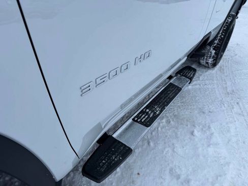 Used 2025 Chevrolet Silverado 3500 W/T image 11