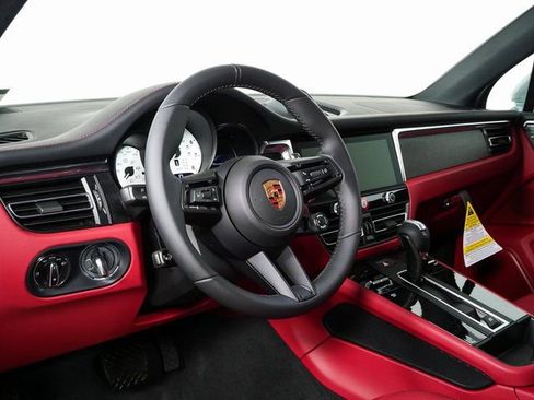 New 2026 Porsche Macan GTS image 4