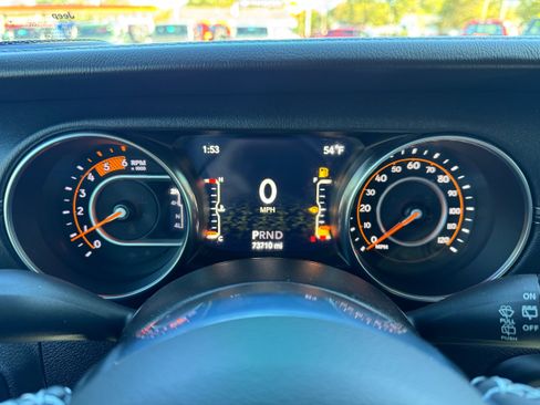 Used 2021 Jeep Wrangler Unlimited Sahara image 19