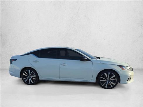 Used 2020 Nissan Altima 2.5 SR FWD image 4