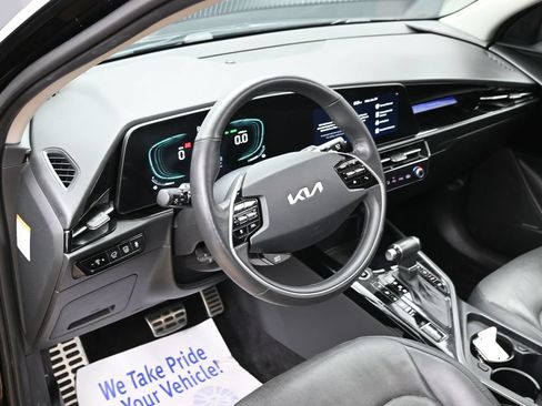Used 2023 Kia Niro SX Touring FWD image 18