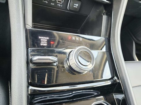 Used 2023 Jeep Grand Cherokee L Limited AWD/4WD image 33