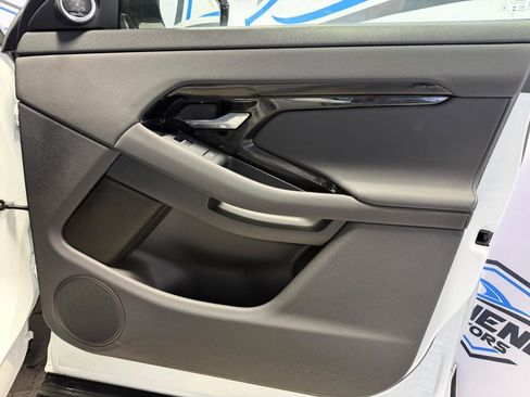 Used 2026 Land Rover Range Rover Evoque S image 25