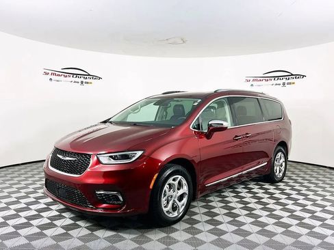 Used 2021 Chrysler Pacifica Limited image 4
