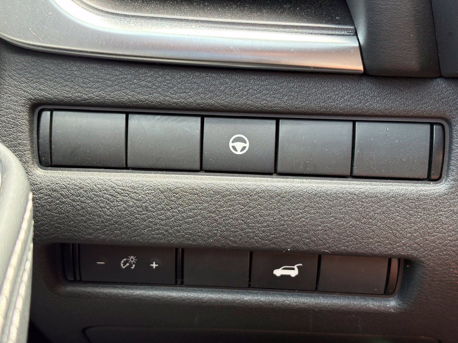 Used 2021 Nissan Rogue SV w/ Premium Package AWD/4WD image 17