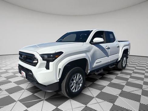Used 2025 Toyota Tacoma SR5 image 22