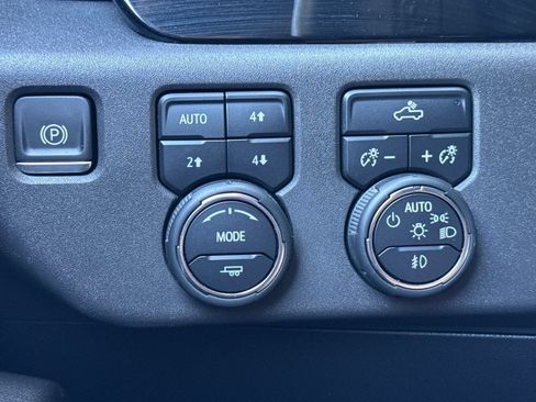 Used 2023 Chevrolet Silverado 1500 LT Trail Boss w/ Protection Package AWD/4WD image 38