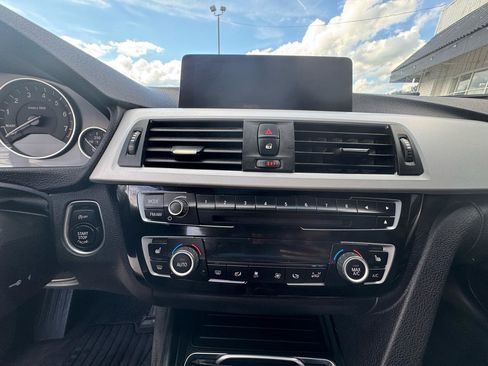 Used 2016 BMW 320i Sedan RWD image 17